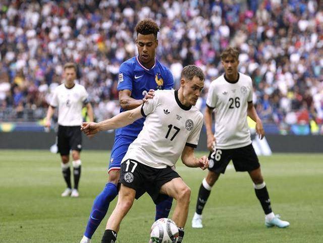 包含法国队凭借良好表现持续升温德国队压力山大的词条 包含法国队凭借良好表现持续升温德国队压力山大的词条