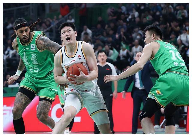 陕西男篮绝地反击,逆袭取胜 陕西男篮绝地反击,逆袭取胜