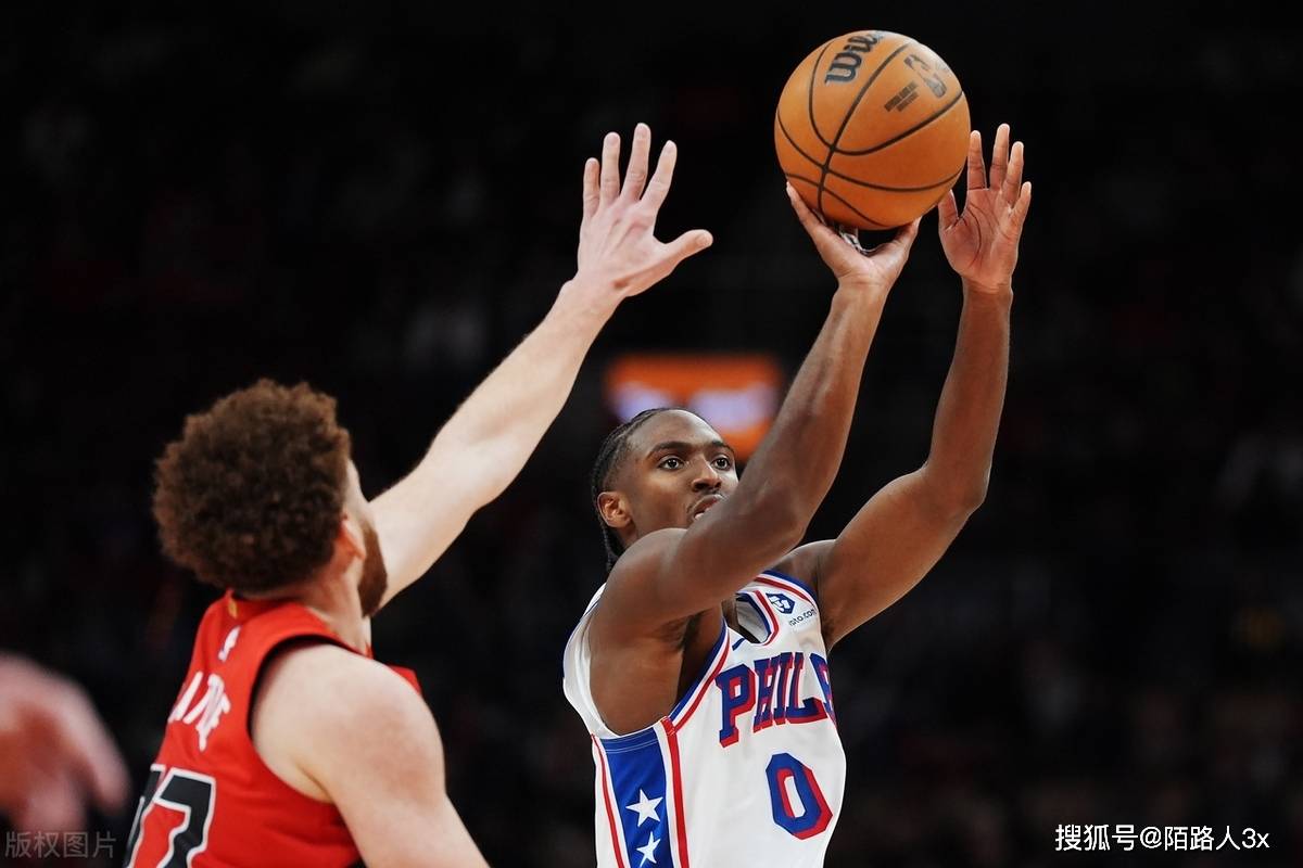 勇士不敌猛龙,遭遇两连败 勇士不敌猛龙,遭遇两连败