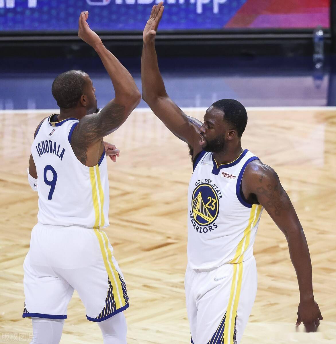 勇士大胜篮网，保持不败