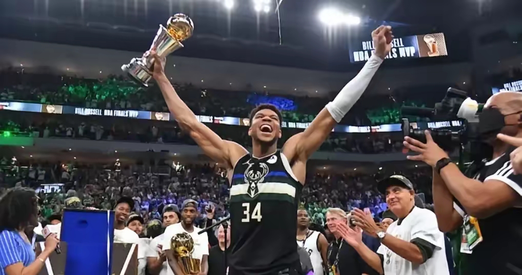 勇士主场胜掘金,伦纳德得分为队贡献 勇士主场胜掘金,伦纳德得分为队贡献