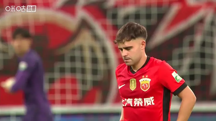 上港1-0力帆,继续保持不败,豪取八连胜 上港1-0力帆,继续保持不败,豪取八连胜