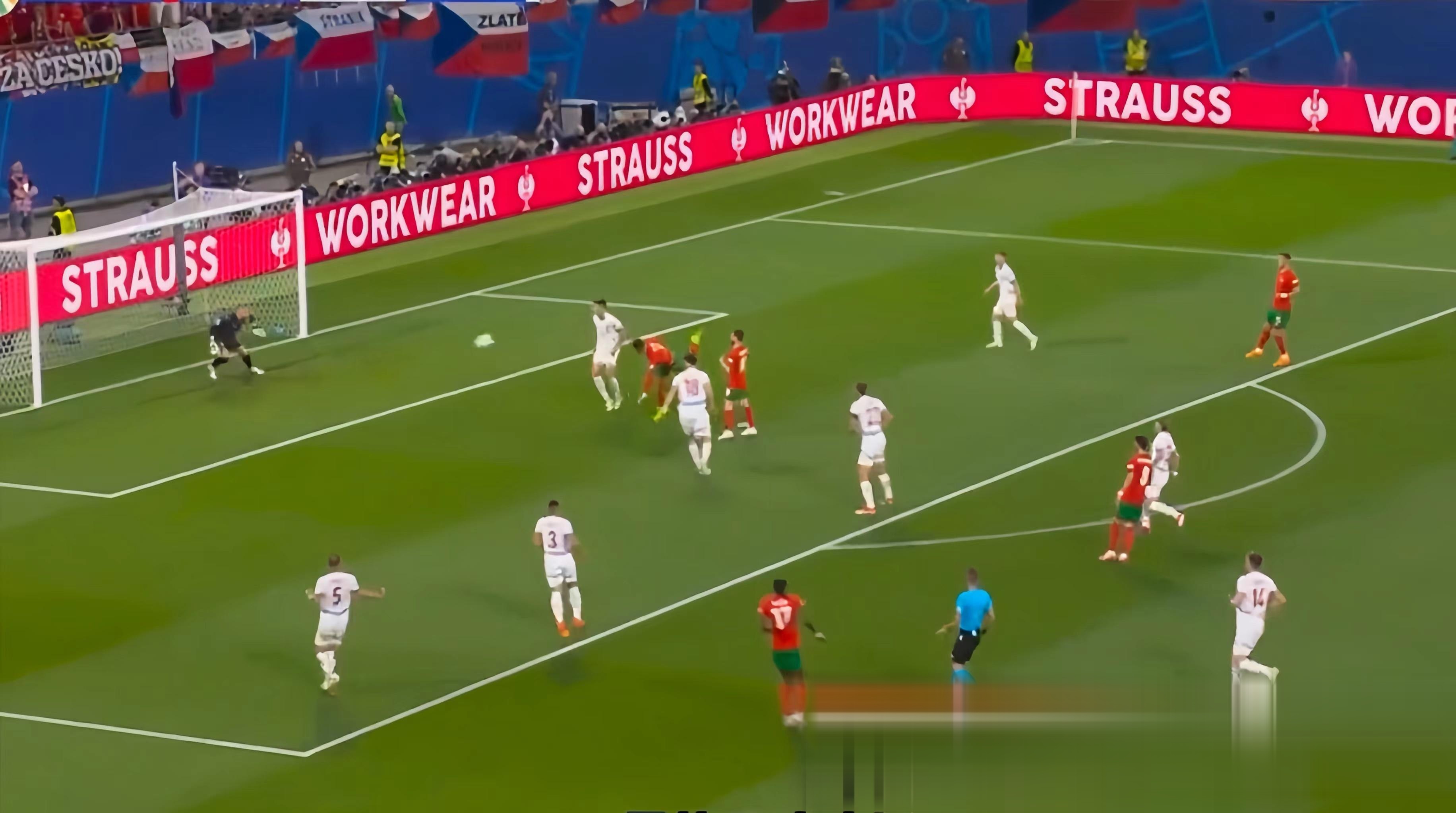 葡萄牙1-4德国！德国队大胜葡萄牙队！欧洲杯赛事最新战况的简单介绍