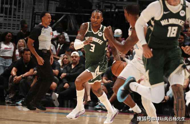 雄鹿完胜热火,字母哥强势砍下35分 雄鹿完胜热火,字母哥强势砍下35分