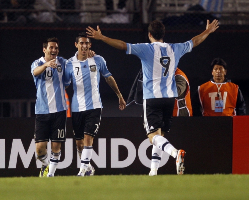 智利碾压那不勒斯，阿圭罗统治全场